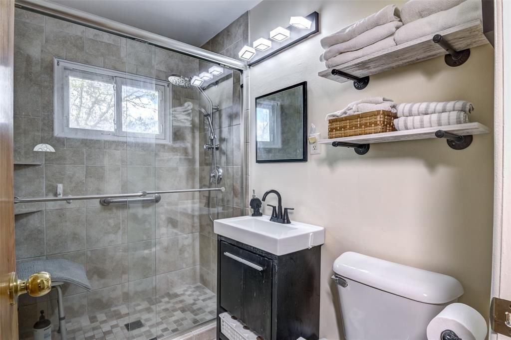 Photo of 1304 Fairway STREET, Eau Claire, WI 54701 (MLS # 1600951)