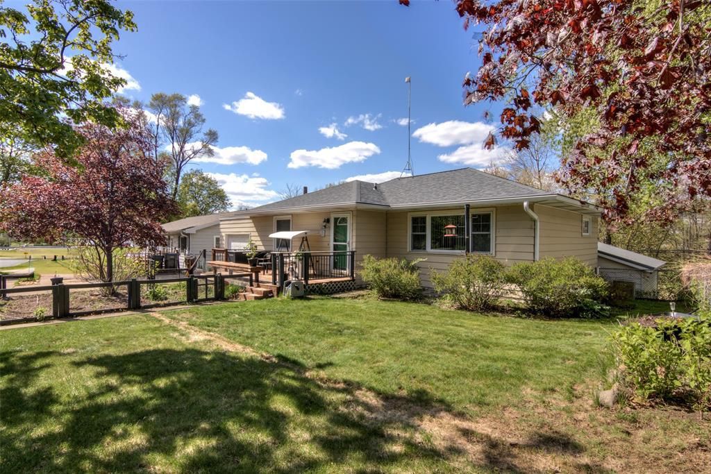 Photo of 1304 Fairway STREET, Eau Claire, WI 54701 (MLS # 1600951)