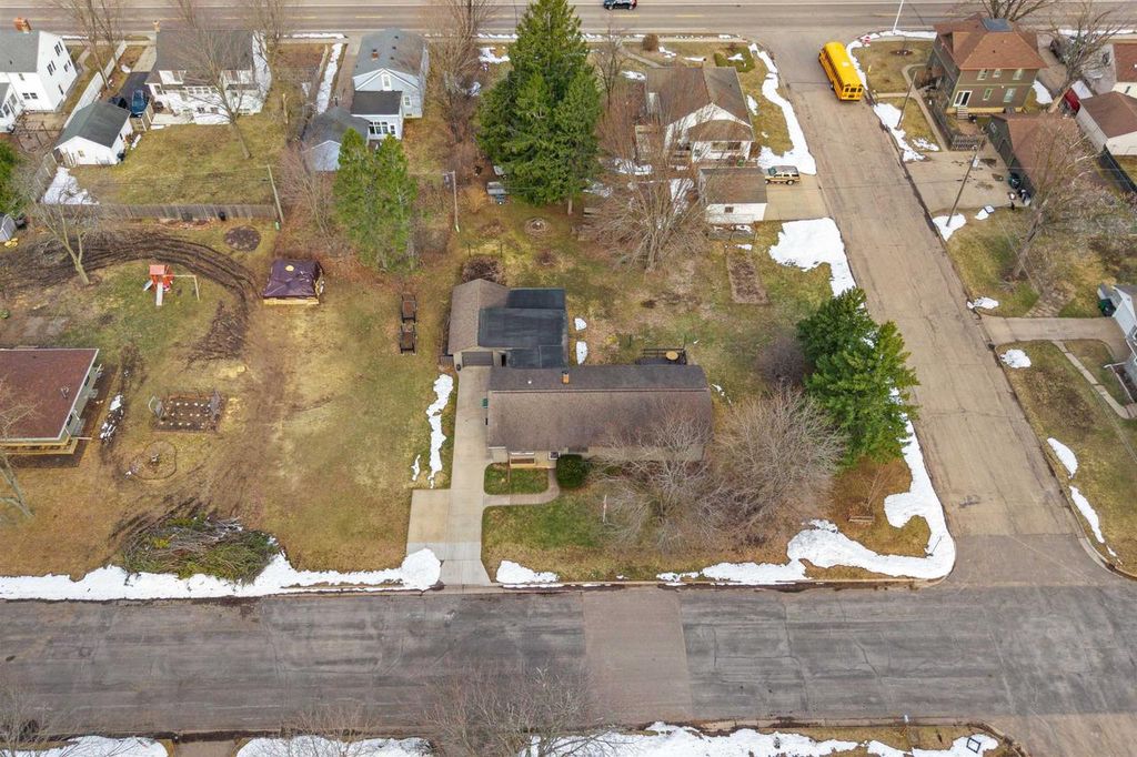 Photo of 1761 2nd Street North St, Wisconsin Rapids, WI 54494 (MLS # 22601245)