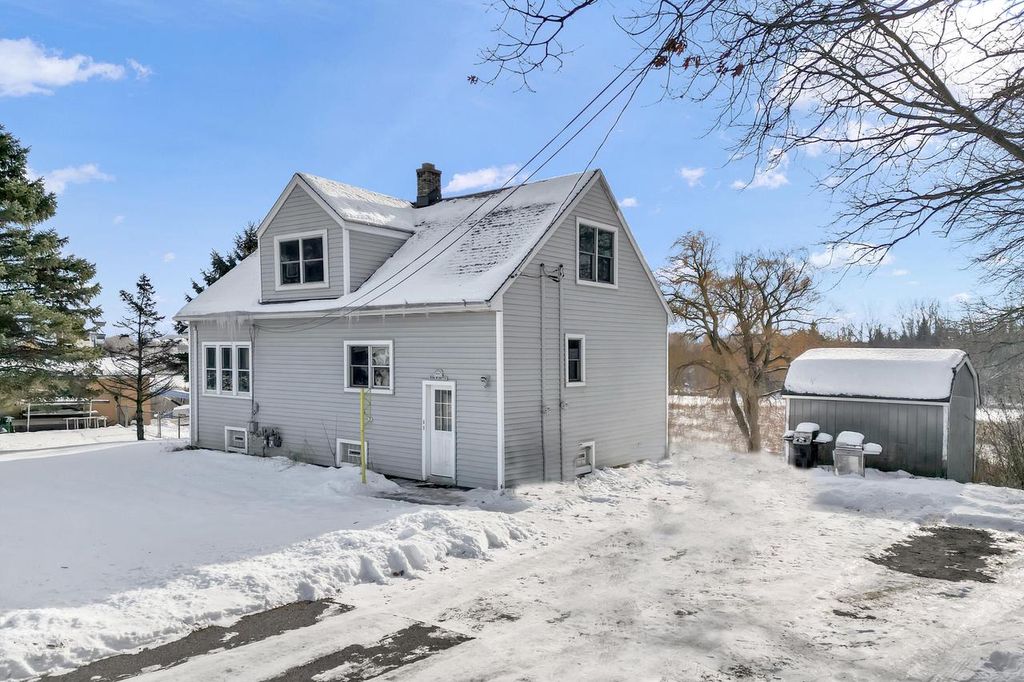 Photo of N56W18773 Silver Spring DRIVE, Menomonee Falls, WI 53051 (MLS # 1946814)