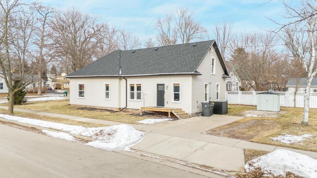 Photo of 164 Jefferson STREET, Berlin, WI 54923 (MLS # 50320083)