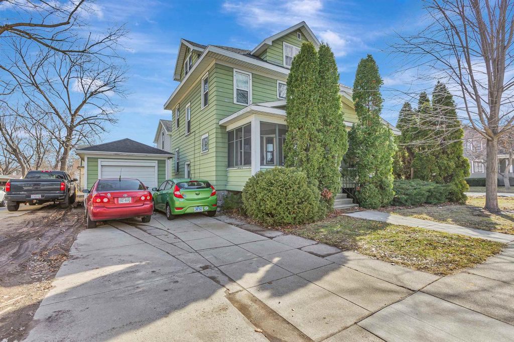 Photo of 704 Wisconsin STREET, Oshkosh, WI 54901 (MLS # 50322194)