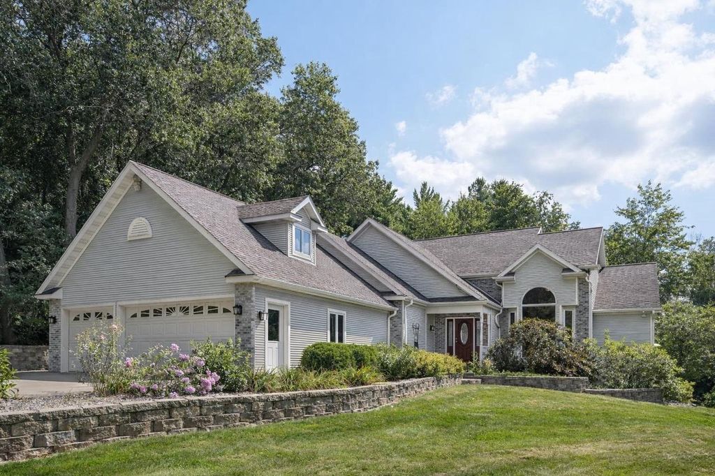 Photo of S2916A Fairway DRIVE, Reedsburg, WI 53959 (MLS # 2010413)