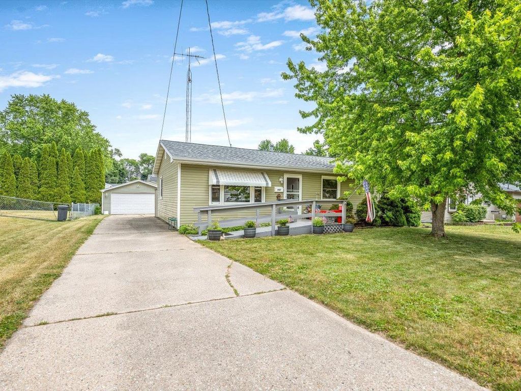 Photo of 1431 Garfield AVENUE, Beloit, WI 53511 (MLS # 2025566)