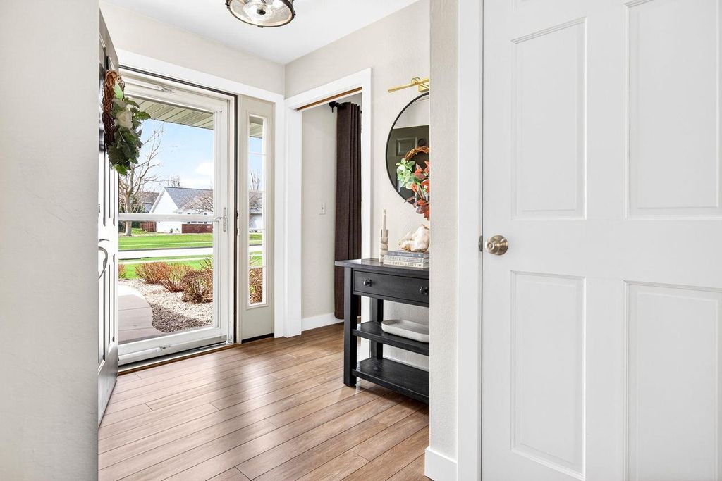 Photo of 2616 E Sundance DRIVE, Appleton, WI 54913 (MLS # 50323937)