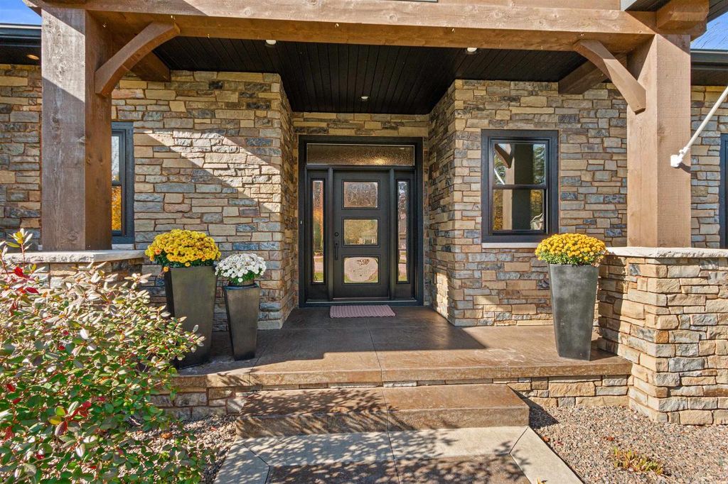 Photo of 1855 Whitewater COVE, Plover, WI 54467 (MLS # 22600606)