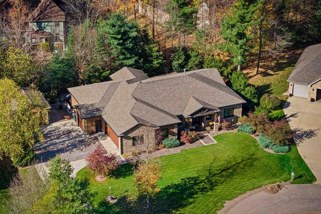 Photo of 1855 Whitewater COVE, Plover, WI 54467 (MLS # 22600606)