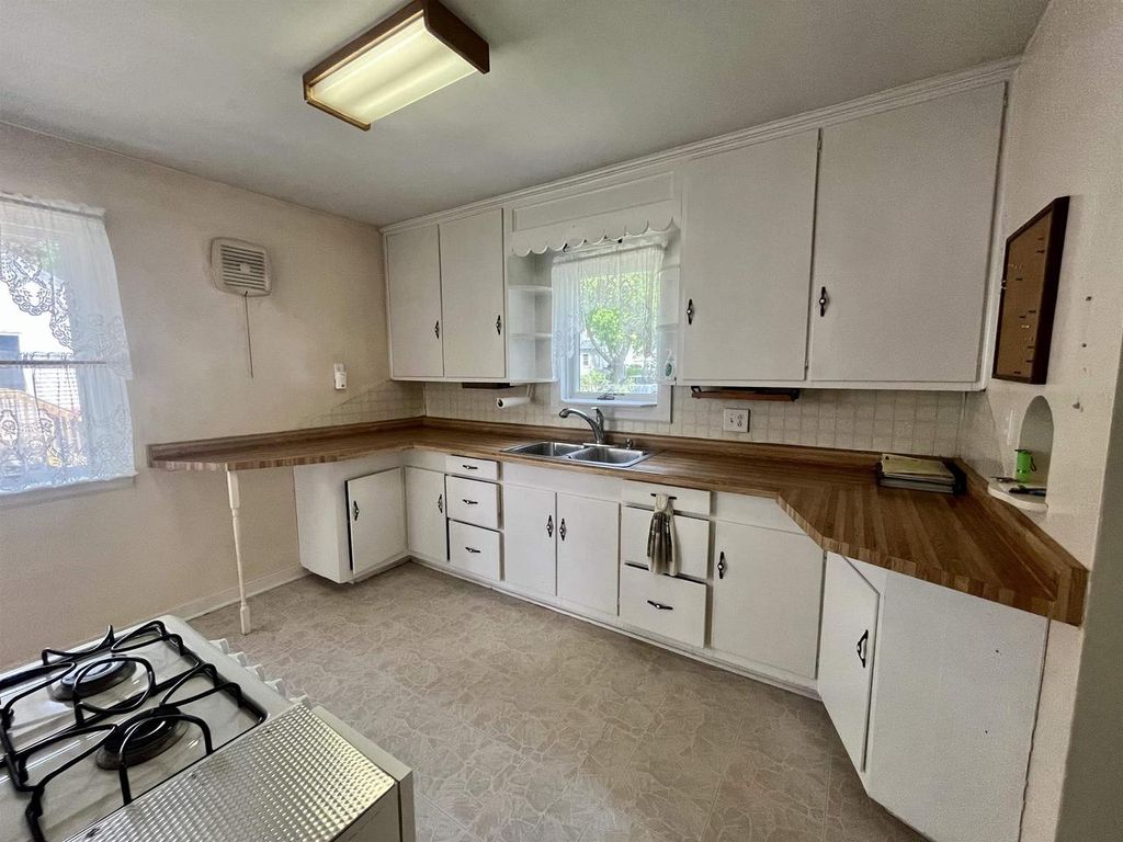 Photo of 303 Garfield AVENUE, Evansville, WI 53536 (MLS # 2024637)