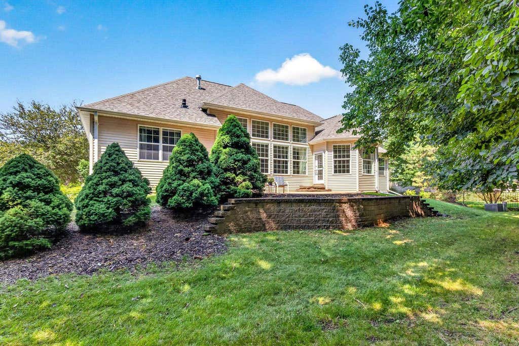Photo of 1568 Kingswood DRIVE, Neenah, WI 54956 (MLS # 50330734)