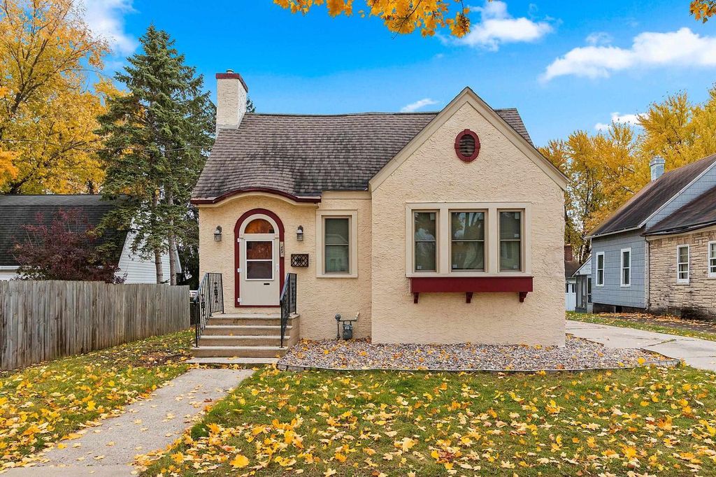 Photo of 409 S Baird STREET, Green Bay, WI 54302 (MLS # 50317981)
