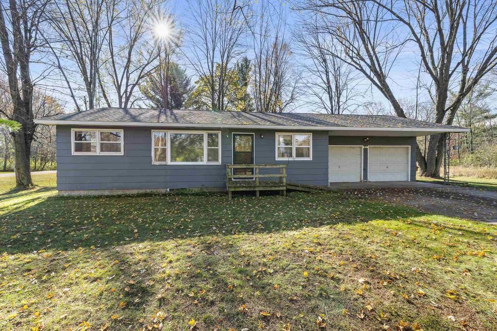 Photo of 901 West Gates DRIVE, Stevens Point, WI 54481 (MLS # 22505231)