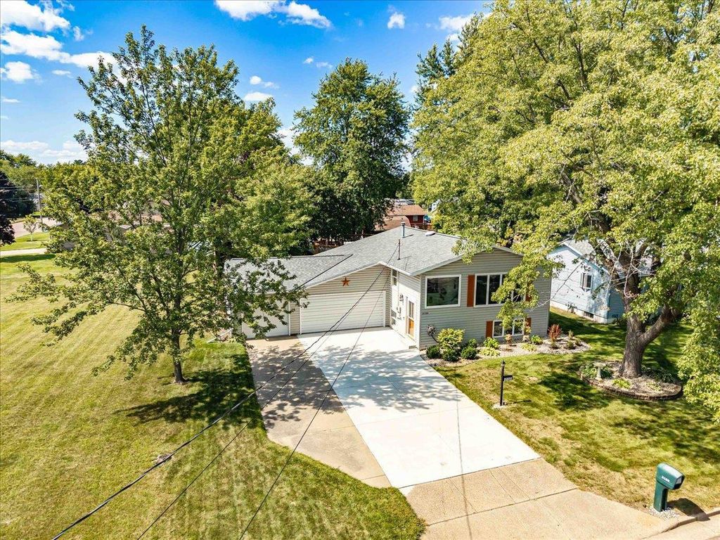 Photo of 2130 6th Street South St, Wisconsin Rapids, WI 54494 (MLS # 22600374)