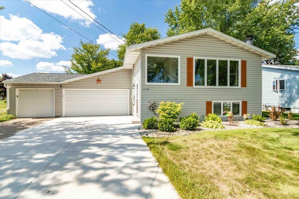 Photo of 2130 6th Street South St, Wisconsin Rapids, WI 54494 (MLS # 22600374)