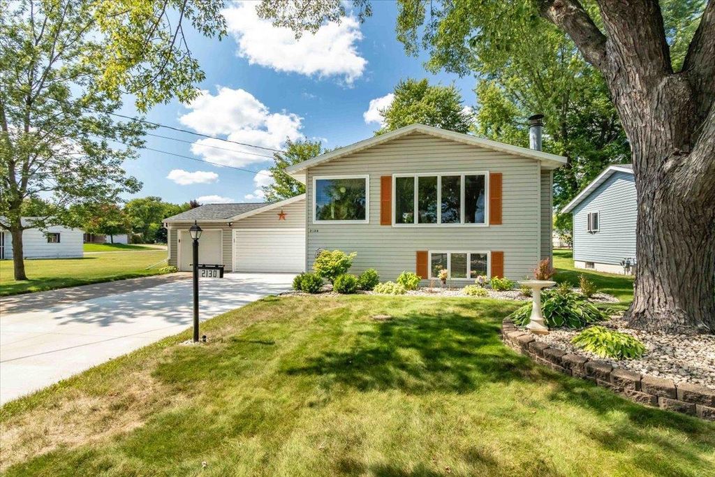 Photo of 2130 6th Street South St, Wisconsin Rapids, WI 54494 (MLS # 22600374)