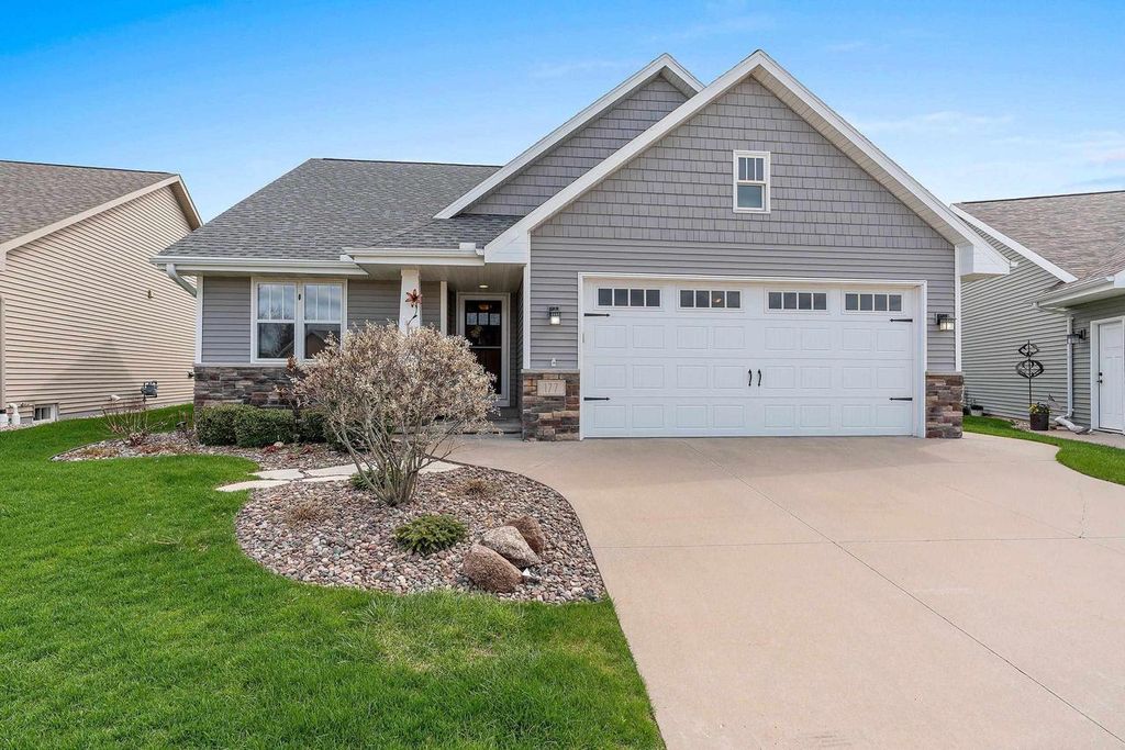 Photo of 177 E Clearwater COURT, Appleton, WI 54913 (MLS # 50324510)