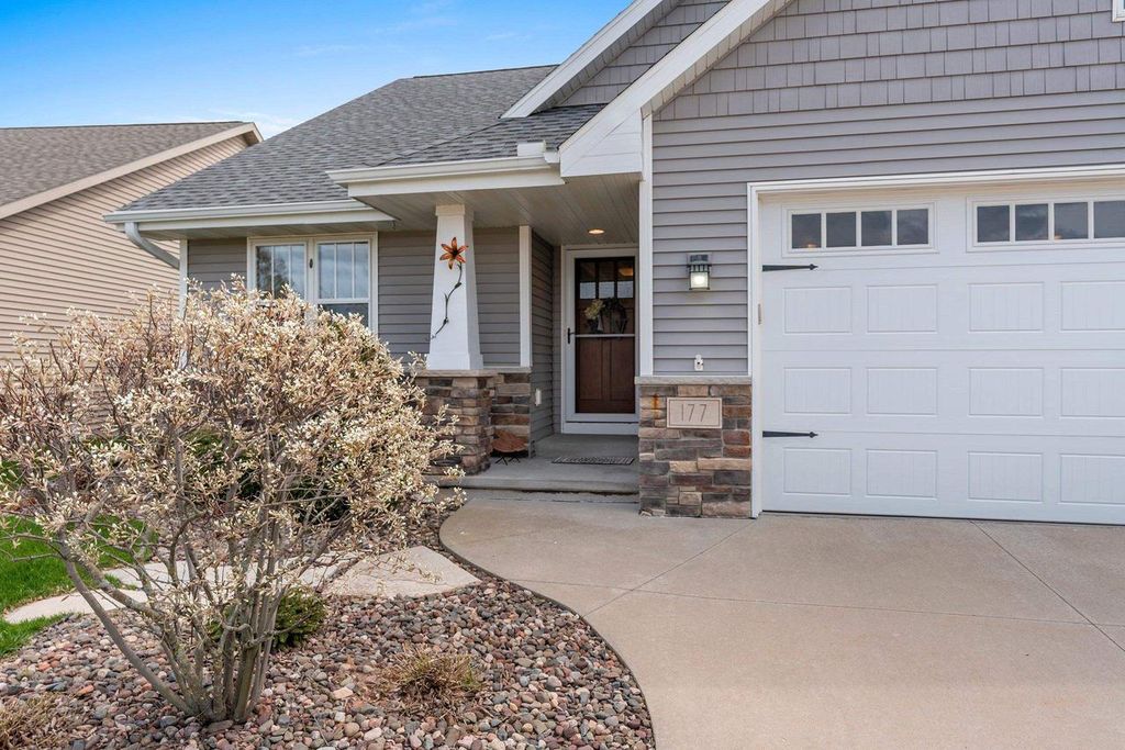 Photo of 177 E Clearwater COURT, Appleton, WI 54913 (MLS # 50324510)