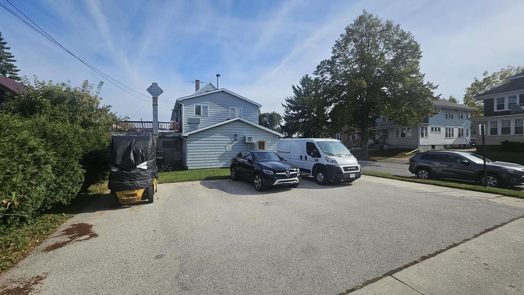 Photo of 2002 N 8th STREET #804 Bluff Ave, Sheboygan, WI 53081 (MLS # 1939937)