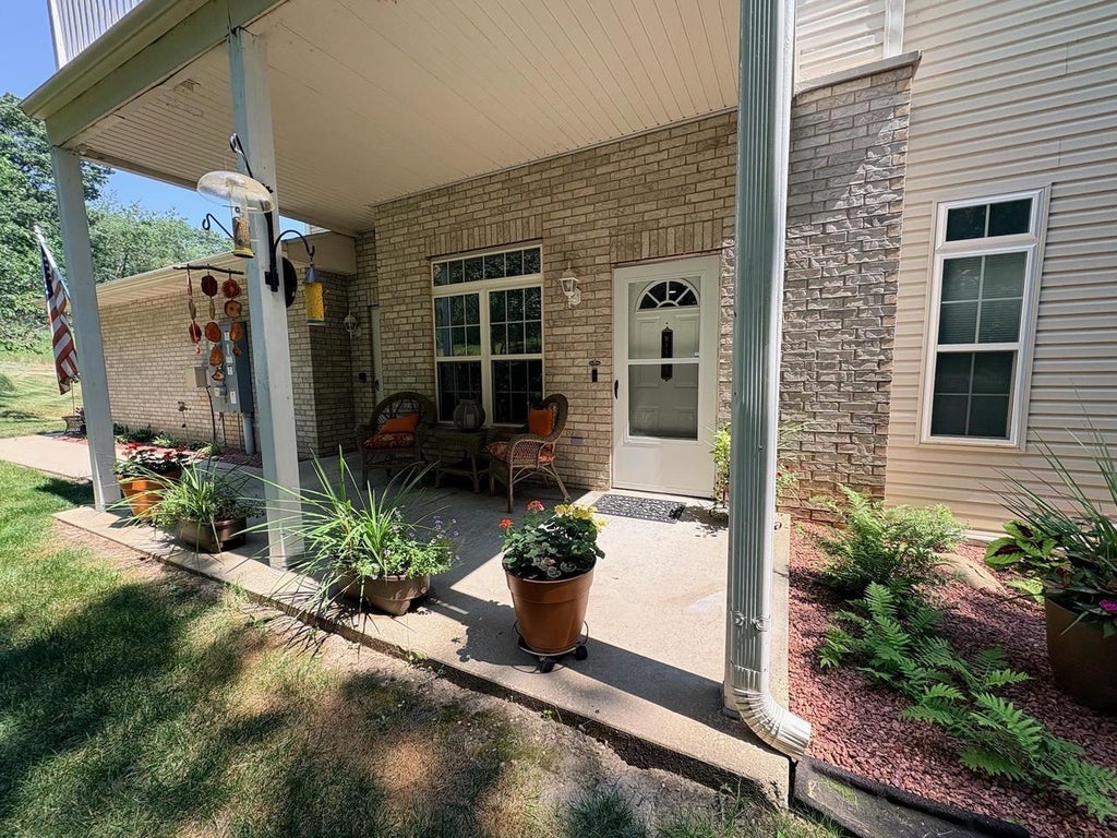 Photo of W11557 Island View COURT, Lodi, WI 53555 (MLS # 2030250)