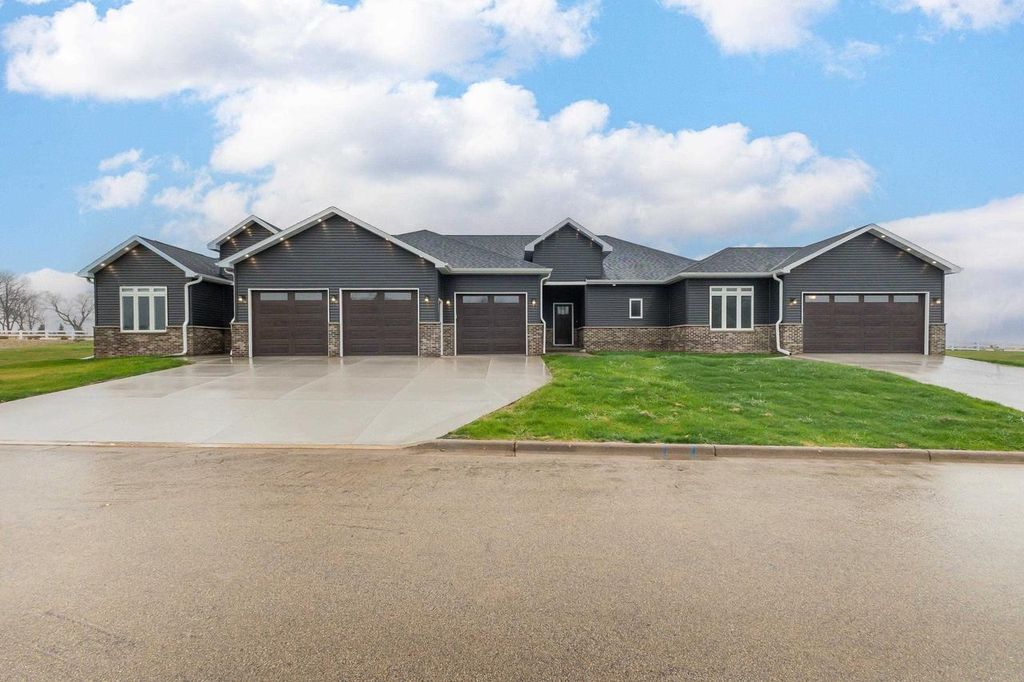 Photo of 206 Parkview AVENUE, Shullsburg, WI 53586 (MLS # 2017686)