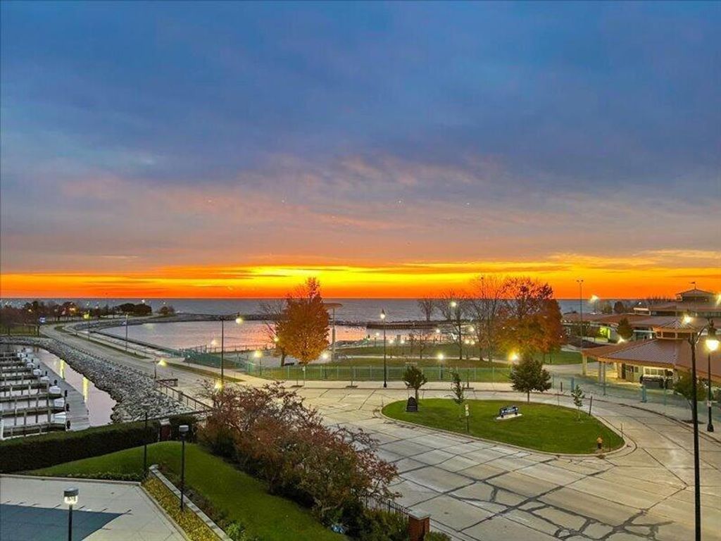 Photo of 333 Lake AVENUE #308, Racine, WI 53403 (MLS # 1954497)