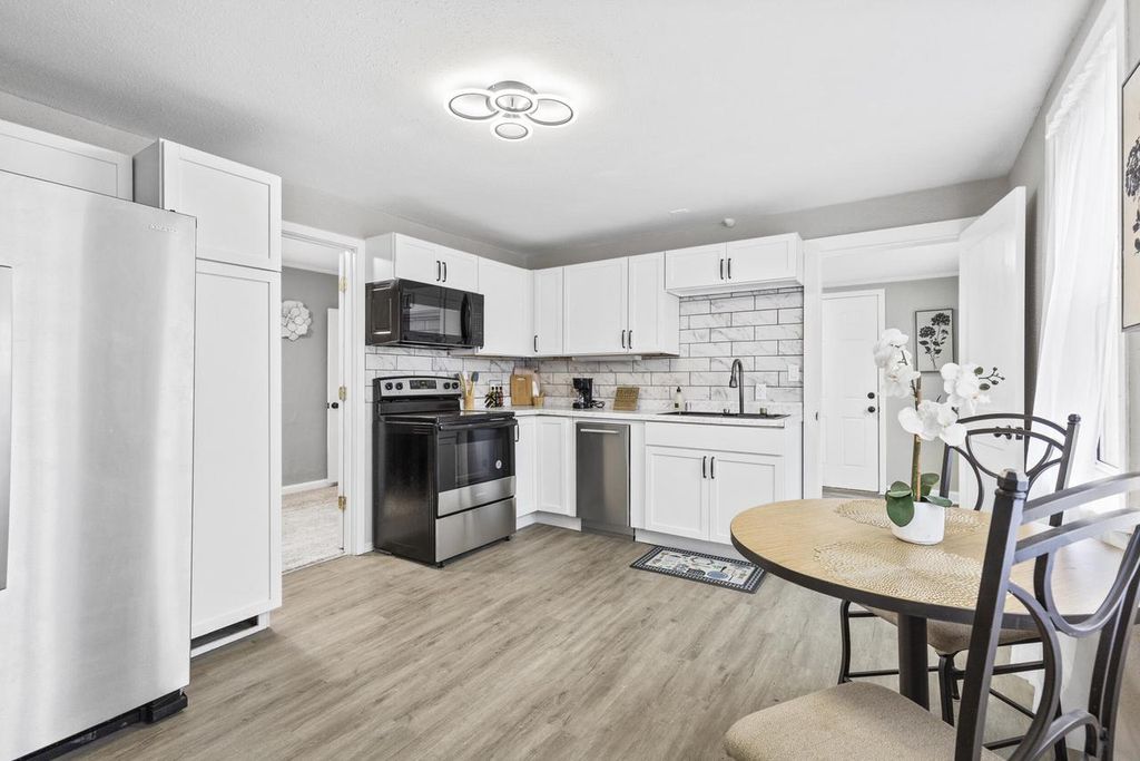 Photo of 1143 S 23rd STREET, Manitowoc, WI 54220 (MLS # 1947524)