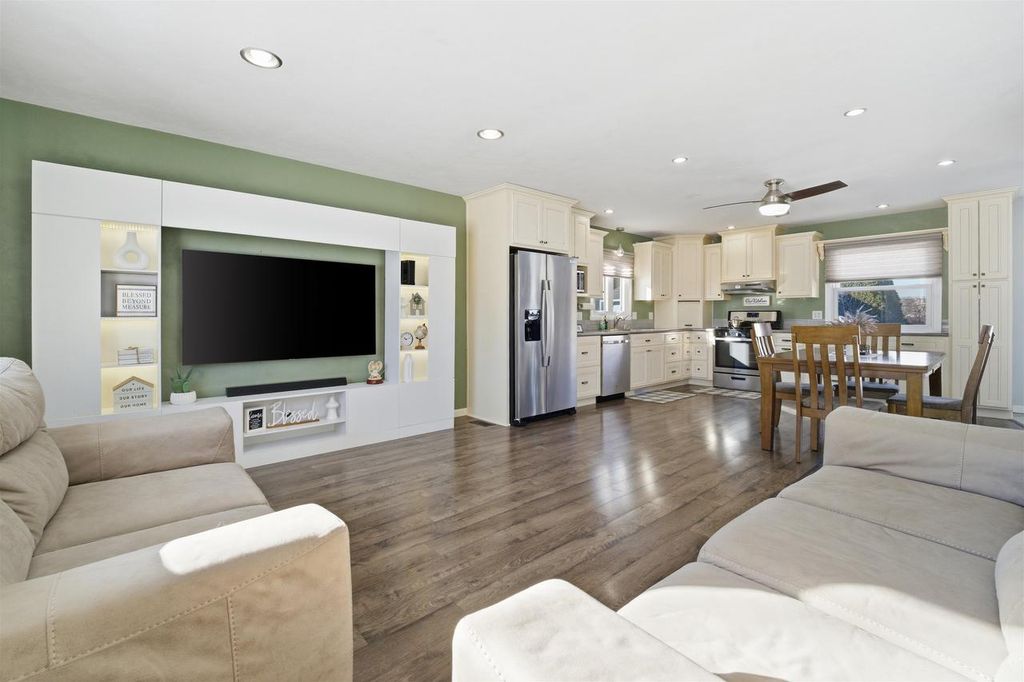 Photo of 86 Pioneer Court COURT, Fond Du Lac, WI 54935 (MLS # 2015950)