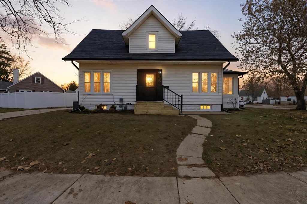 Photo of 1741 Fayette AVENUE, Beloit, WI 53511 (MLS # 2012853)