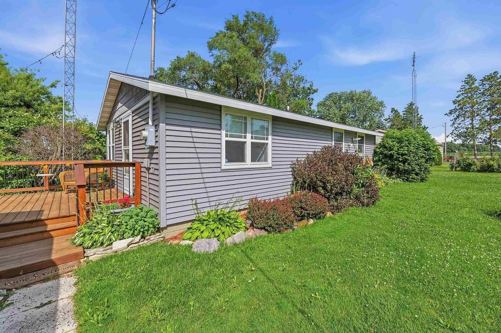 Photo of W10300 Sunny Point ROAD, Beaver Dam, WI 53916 (MLS # 2027333)