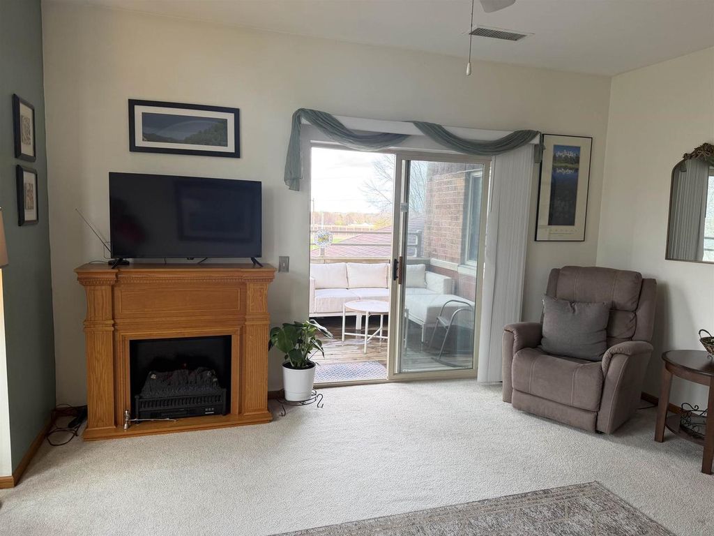 Photo of 301 Harbour Town DRIVE, Madison, WI 53717 (MLS # 2020883)