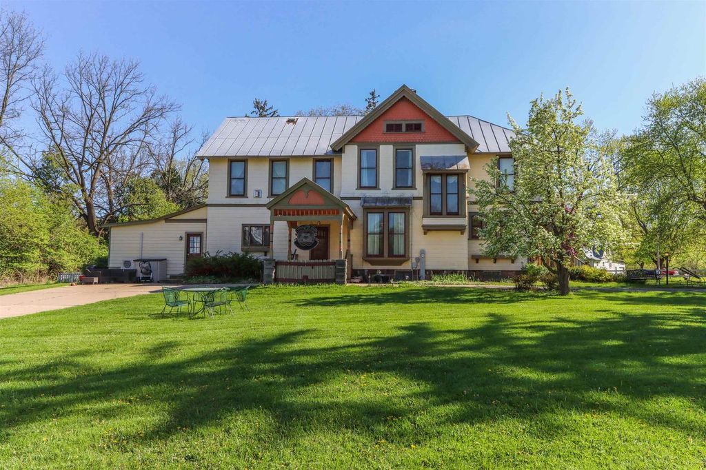 Photo of E3192 Apple Tree LANE, Waupaca, WI 54981 (MLS # 50317001)
