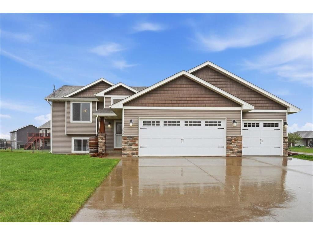 Photo of 1542 Ponderosa LANE, New Richmond, WI 54017 (MLS # 7059371)