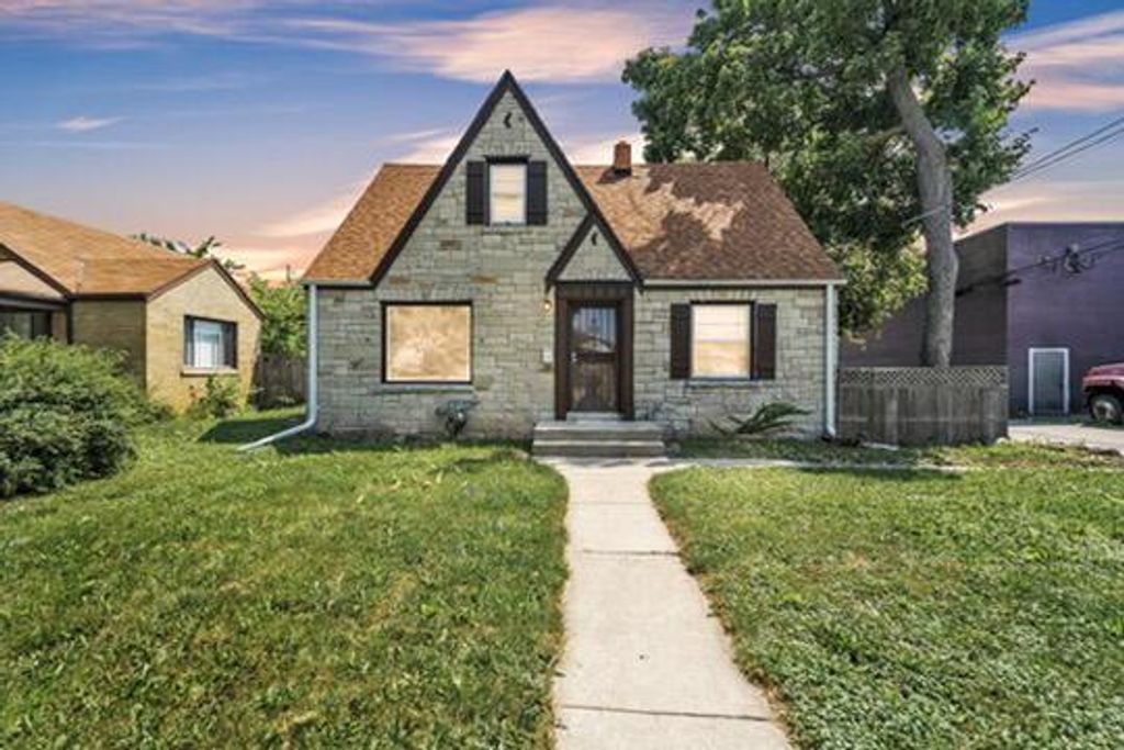 Photo of 4024 N 44th STREET, Milwaukee, WI 53216 (MLS # 1939944)