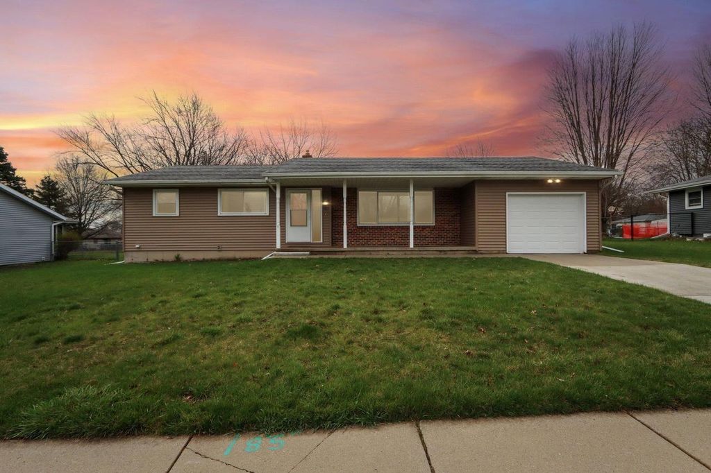 Photo of 917 Kriedeman DRIVE, Stoughton, WI 53589 (MLS # 2020703)