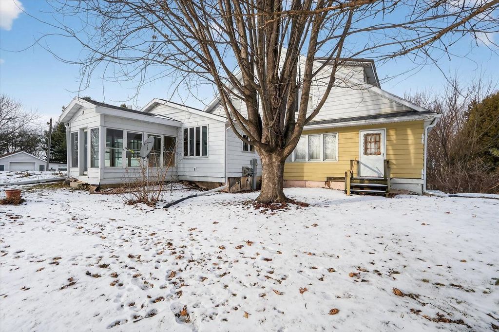 Photo of 429 State Hwy 138 ROAD, Stoughton, WI 53589 (MLS # 2016893)