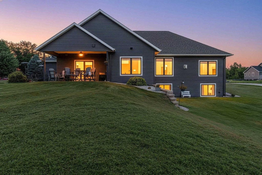 Photo of N3025 Steeple DRIVE, Appleton, WI 54913 (MLS # 50331531)