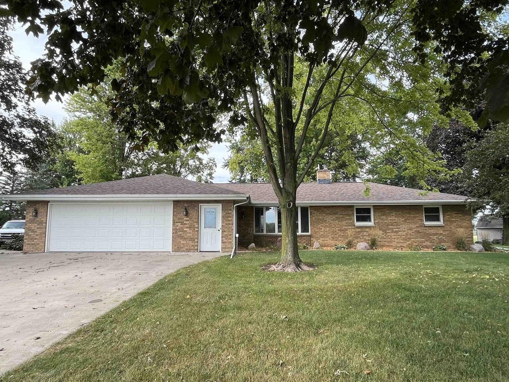 Photo of W2226 Hickory DRIVE, Kaukauna, WI 54130 (MLS # 50332575)