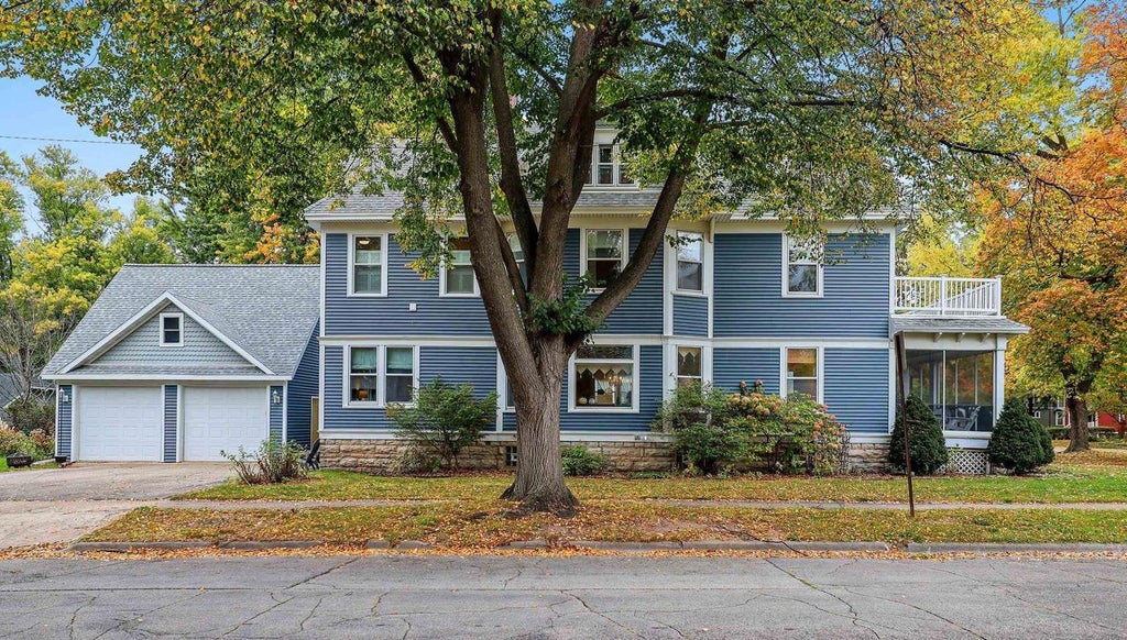 Photo of 644 S Jackson STREET, Green Bay, WI 54301 (MLS # 50334653)