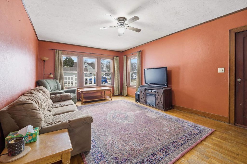 Photo of 12 E 2nd STREET, Clintonville, WI 54929 (MLS # 50321881)