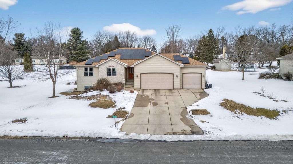 Photo of 6683 Cheddar Crest DRIVE, Sun Prairie, WI 53590 (MLS # 2016261)