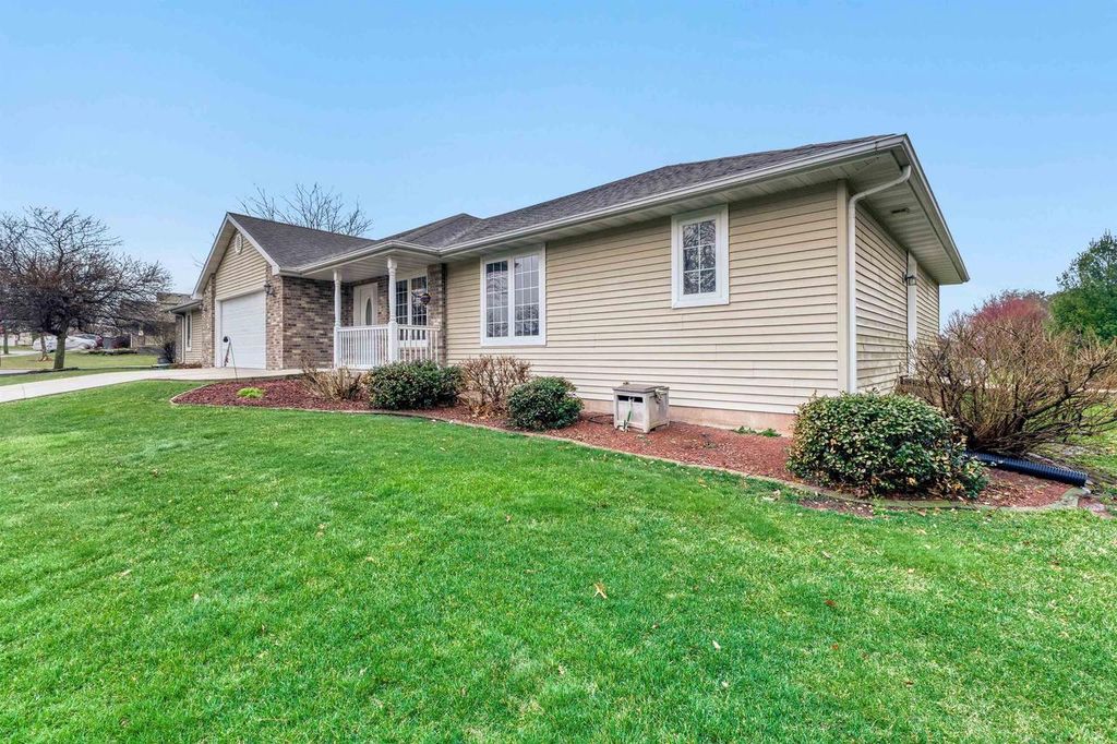 Photo of 504 Hoel AVENUE, Stoughton, WI 53589 (MLS # 2017688)