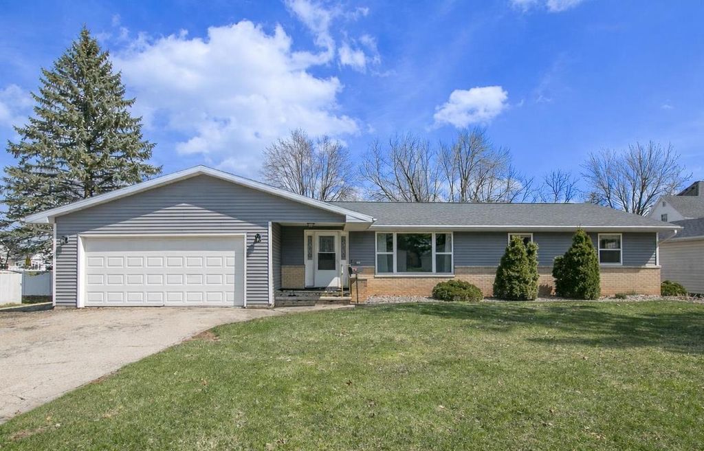 Photo of 428 Lincoln STREET, Seymour, WI 54165 (MLS # 50322605)