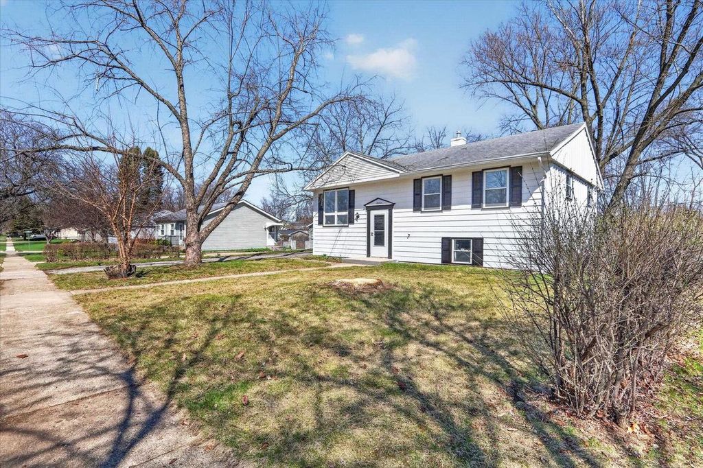 Photo of 2043 Linway DRIVE, Beloit, WI 53511 (MLS # 2020279)