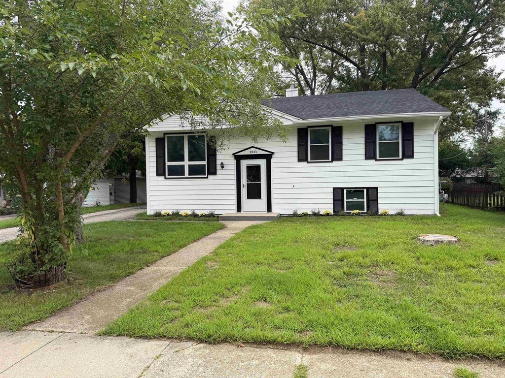 Photo of 2043 Linway DRIVE, Beloit, WI 53511 (MLS # 2020279)