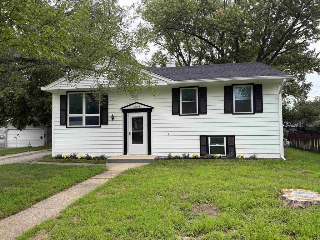 Photo of 2043 Linway DRIVE, Beloit, WI 53511 (MLS # 2020279)