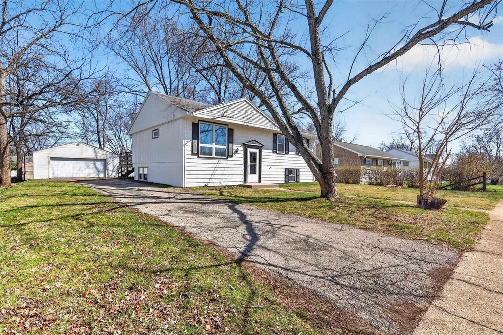 Photo of 2043 Linway DRIVE, Beloit, WI 53511 (MLS # 2020279)