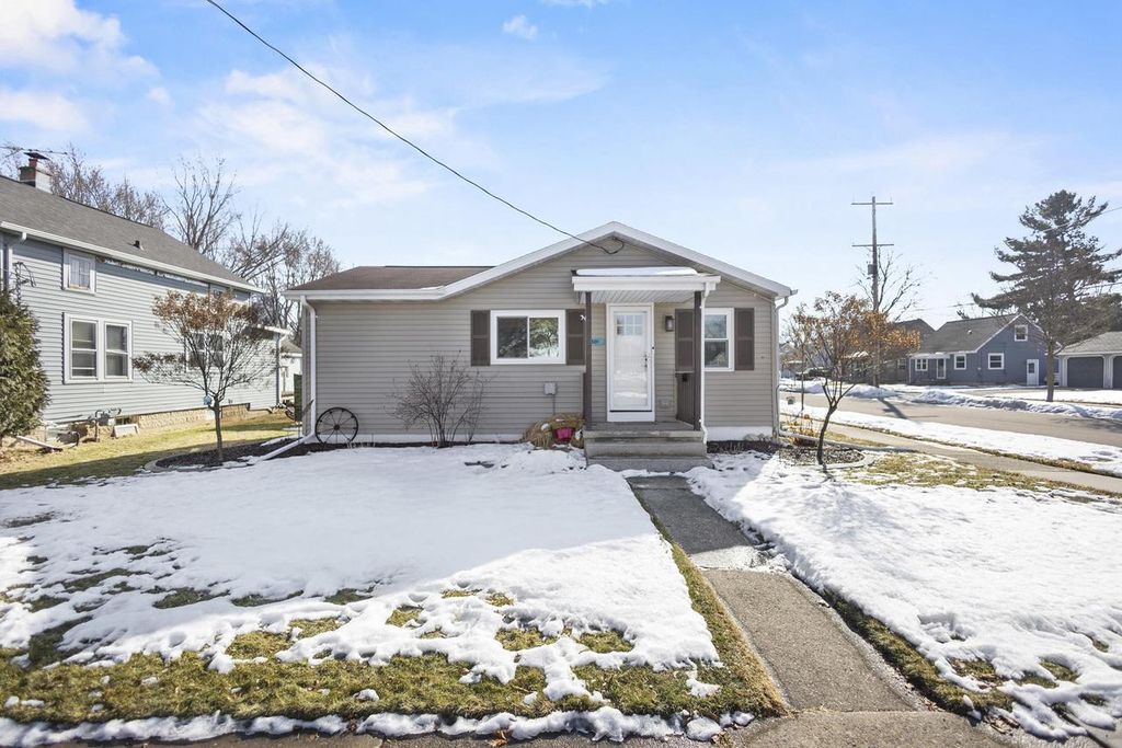 Photo of 501 E Maple STREET, Appleton, WI 54915 (MLS # 2017083)