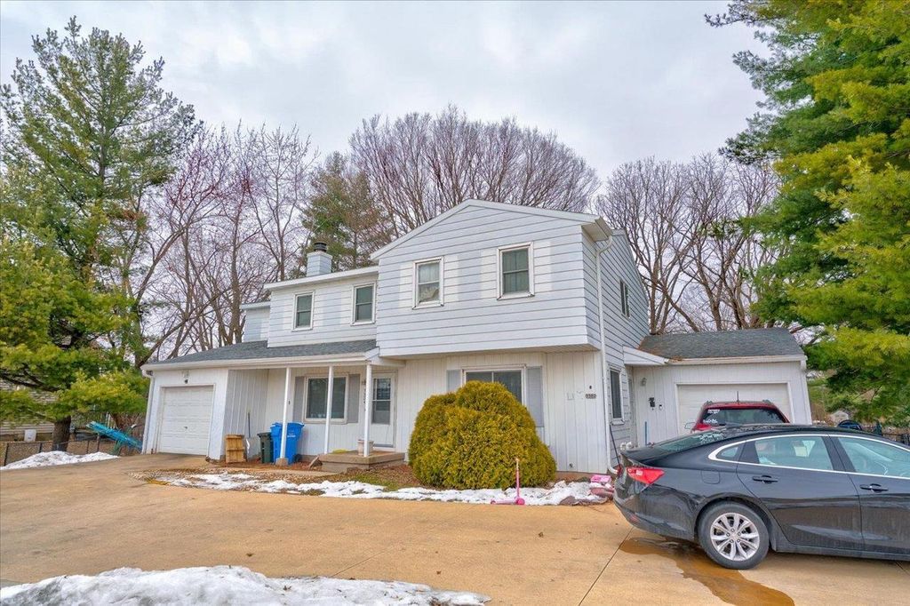 Photo of 5302 Williamsburg WAY, Fitchburg, WI 53719 (MLS # 2013925)