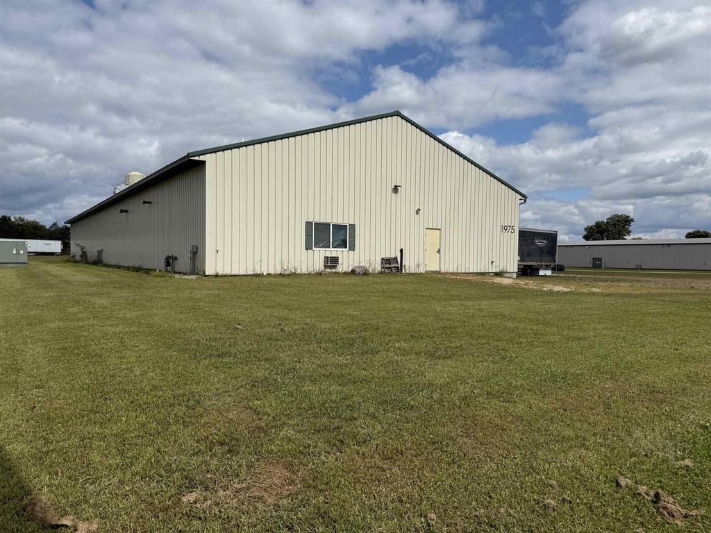 Photo of 1975 Spindt DRIVE, Waupaca, WI 54981 (MLS # 50315157)