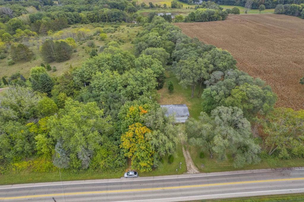 Photo of 308 County Road MM ROAD, Brooklyn, WI 53521 (MLS # 2015375)