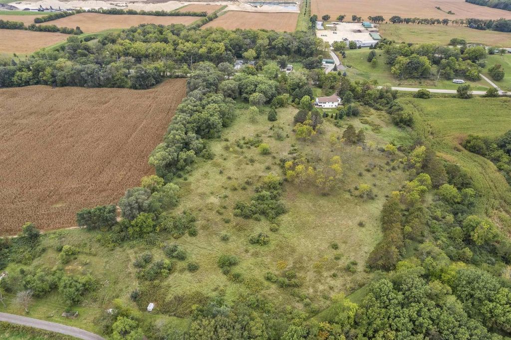 Photo of 308 County Road MM ROAD, Brooklyn, WI 53521 (MLS # 2015375)